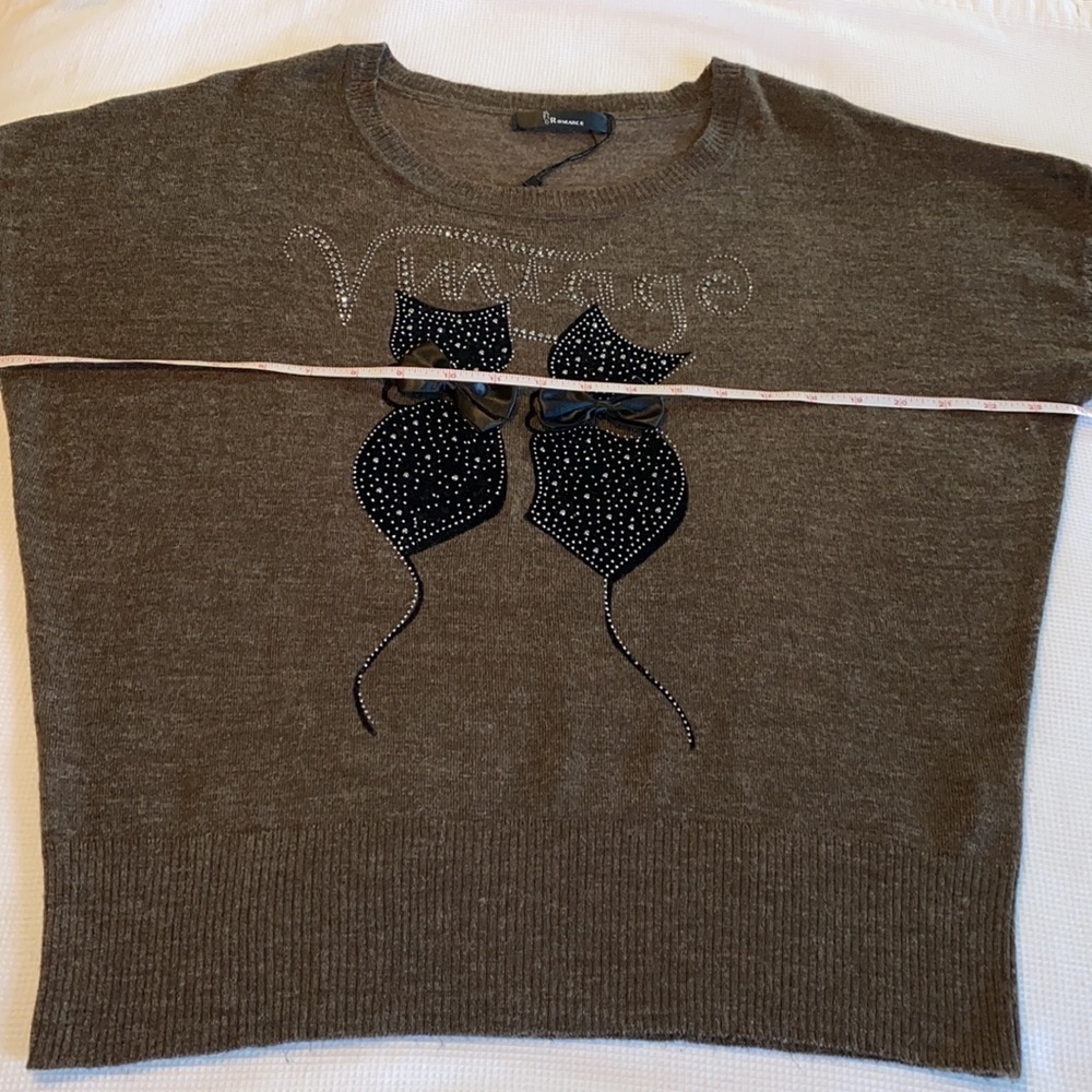 Woman’s brown Blouse Cats and bow size Large - Picture 8 of 10